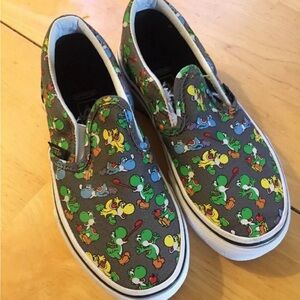 Vans Toddlers Size 7 Slip-On Sneakers - Gray with Multicolor Character Print